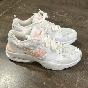 Nike Women's White and Light Pink Sneakers